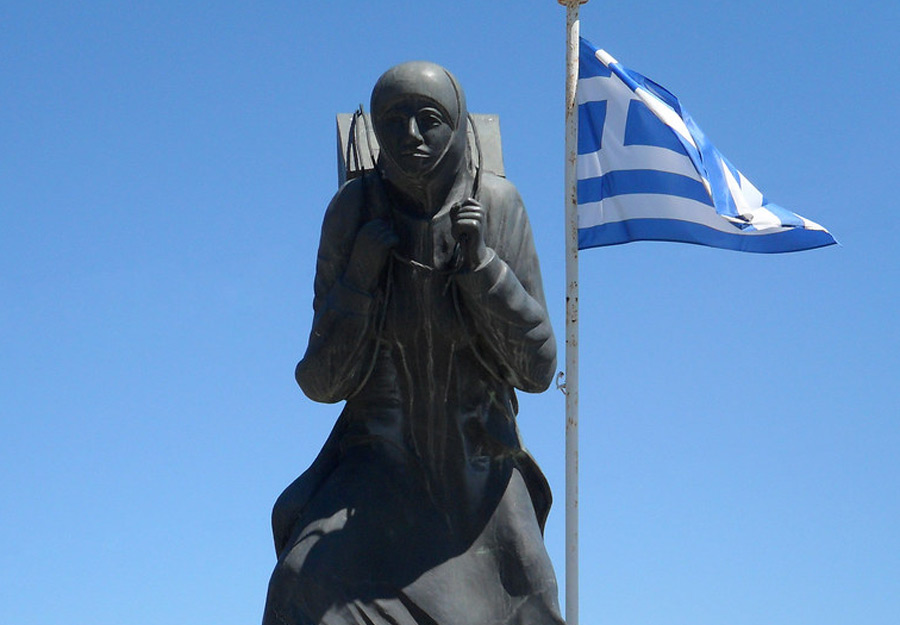 μνημείο αφιερωμένο στις γυναίκες της Πινδου