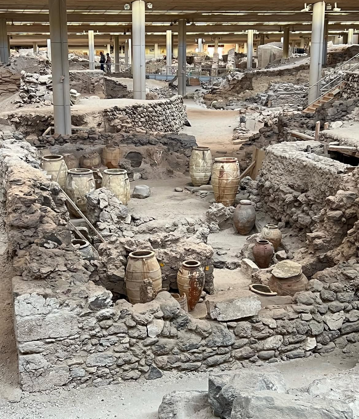 Ο Αρχαιολογικός Χώρος Ακρωτηρίου της Θήρας . Λήψη Αρθρογράφου