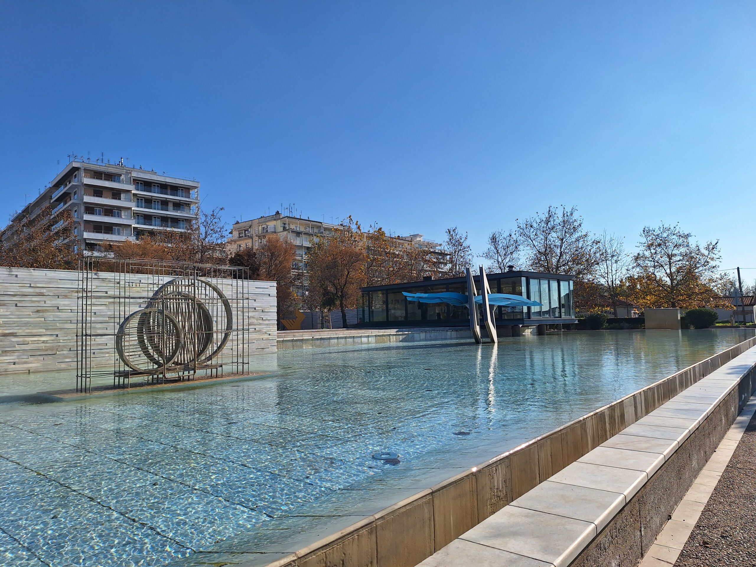 Θαλασσινός ορίζοντας και 3 κύκλοι