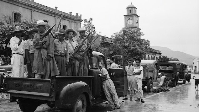 Η στρατιωτική δικτατορία της Γουατεμάλα ς το 1954 για την προστασία των συμφερόντων της United Fruit Company | Πηγή Εικόνας: americanvalues.substack.com