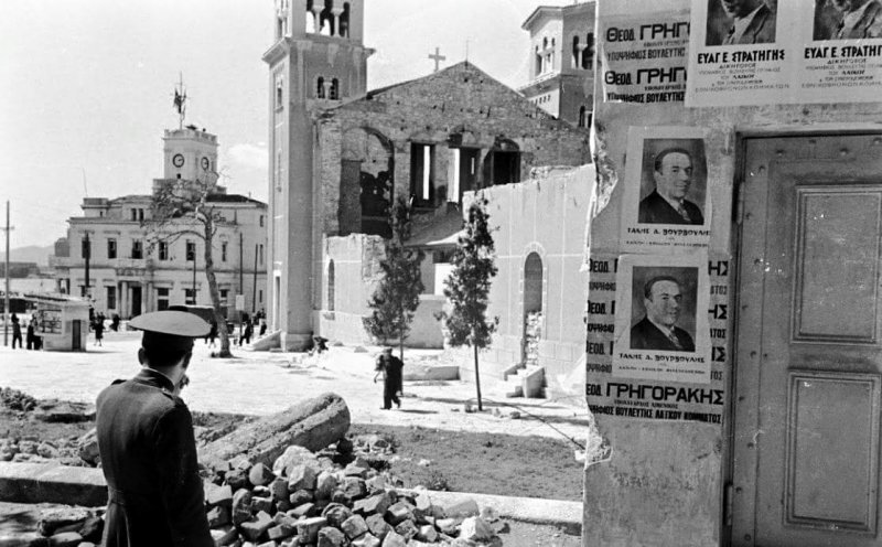 Ερείπια του βομβαρδισμένου Πειραιά το 1944 | Πηγή Εικόνας: newgreektv.com