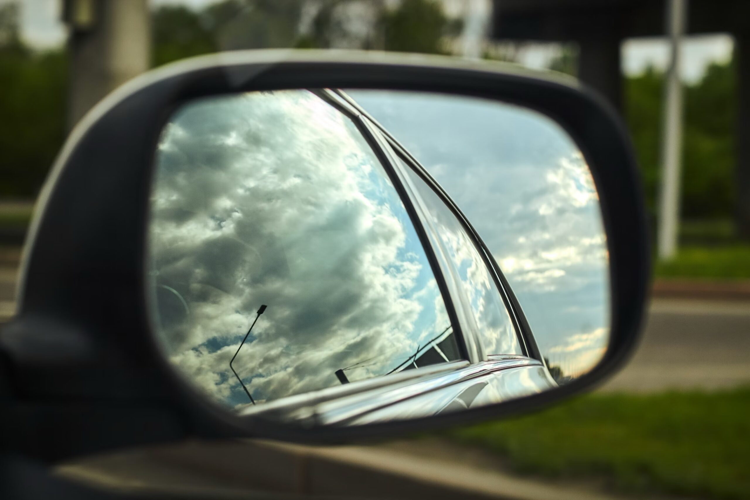 Ο άνθρωπος-καθρέφτης και ο άνθρωπος-παράθυρο