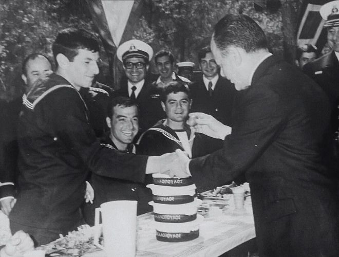Eπίσκεψη για την εορτή του Πάσχα του πραξικοπηματία Γ. Παπαδόπουλου στο Ναυτικό | Πηγή Εικόνας : ΑP Archive
