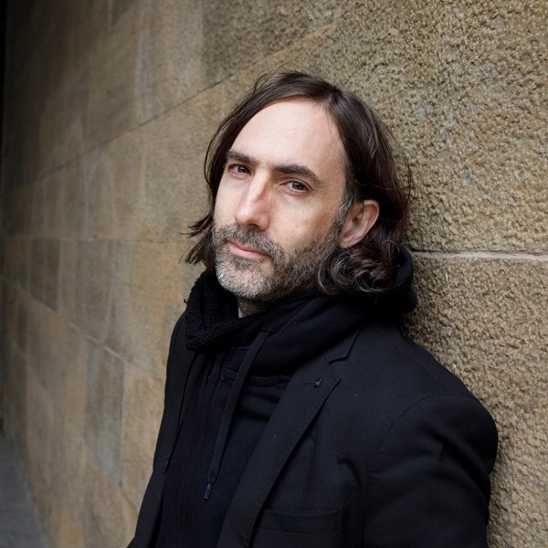 Παορουσιάζεται ο Ιρλανδός συγγραφέας Πολ Λιντς